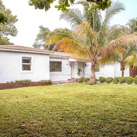 House With Pool, 10 Mins Drive To The Beach! Villa Miami Shores Buitenkant foto