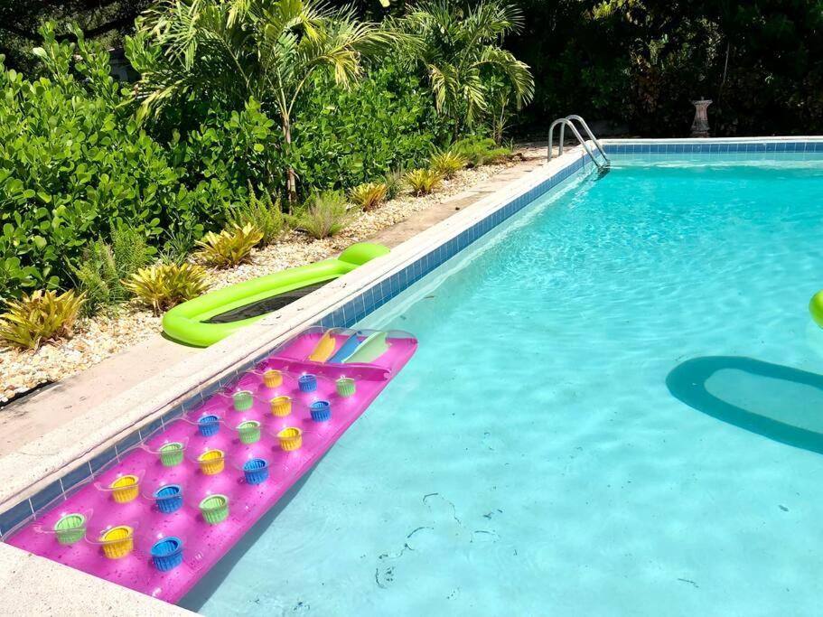 House With Pool, 10 Mins Drive To The Beach! Villa Miami Shores Buitenkant foto