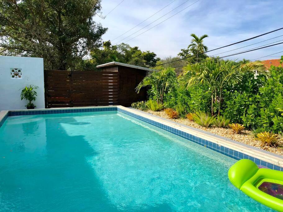 House With Pool, 10 Mins Drive To The Beach! Villa Miami Shores Buitenkant foto