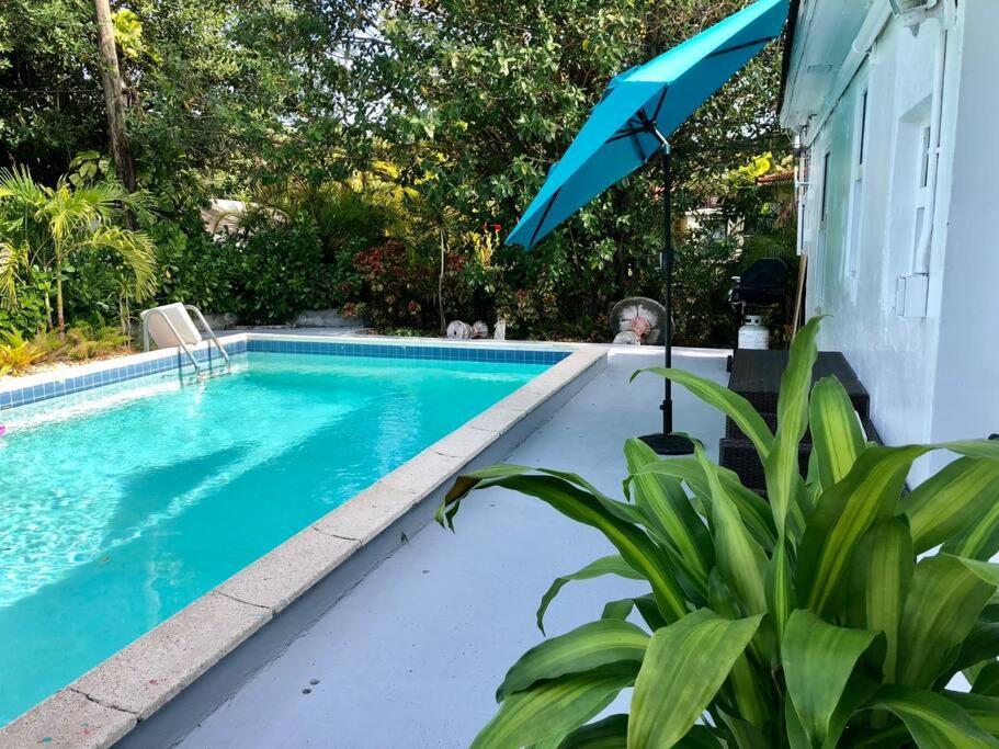 House With Pool, 10 Mins Drive To The Beach! Villa Miami Shores Buitenkant foto