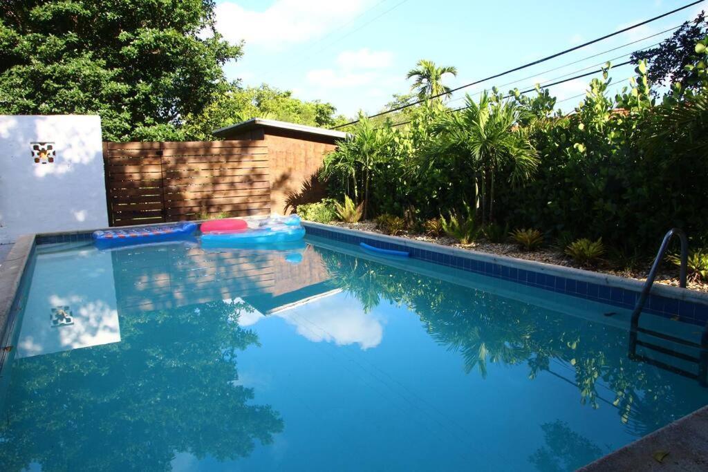 House With Pool, 10 Mins Drive To The Beach! Villa Miami Shores Buitenkant foto