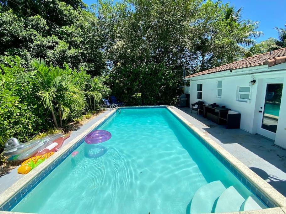 House With Pool, 10 Mins Drive To The Beach! Villa Miami Shores Buitenkant foto