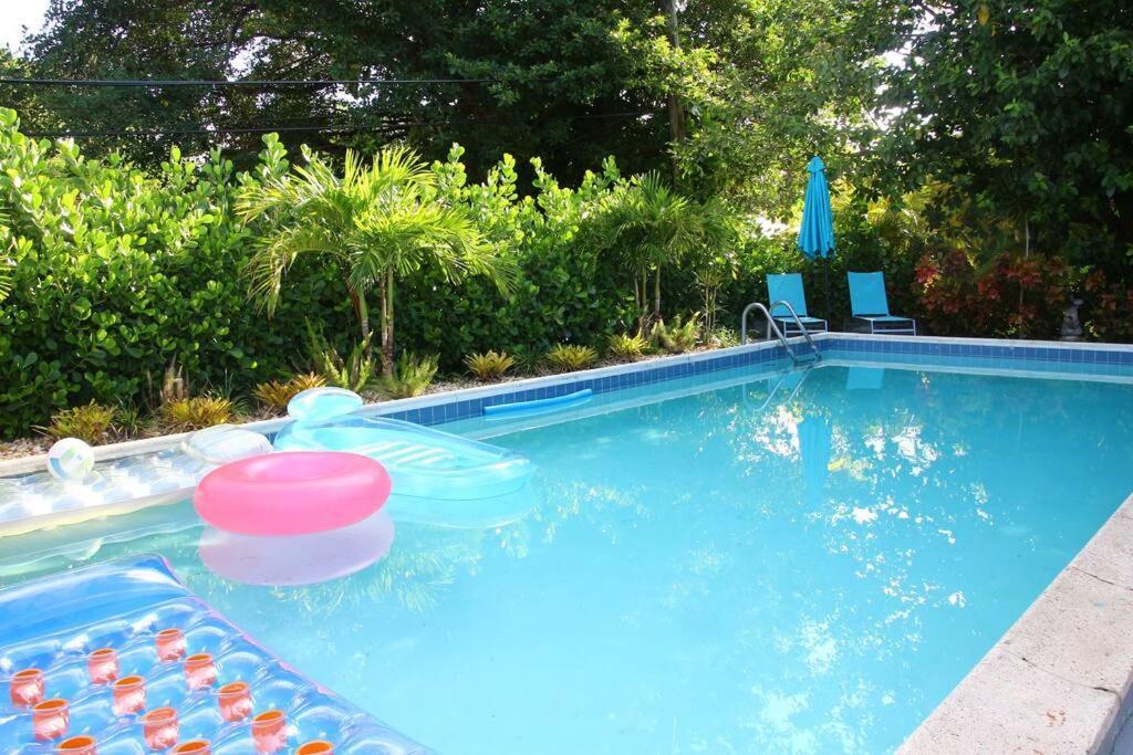 House With Pool, 10 Mins Drive To The Beach! Villa Miami Shores Buitenkant foto