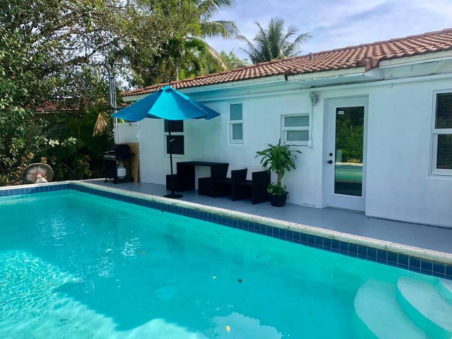 House With Pool, 10 Mins Drive To The Beach! Villa Miami Shores Buitenkant foto